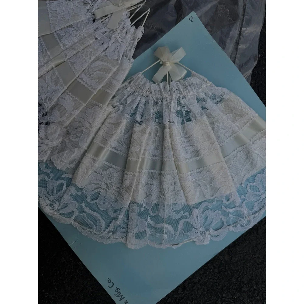 Vintage‎ Clark Mfg Co White Lace Bridal Fans Set of 2 Wedding Photography Props